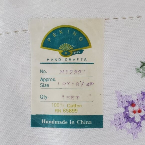 VTG Peking Handcrafts 18" Cotton Napkins Set Of 4 With Embroidery 100% Cotton - Picture 10 of 10